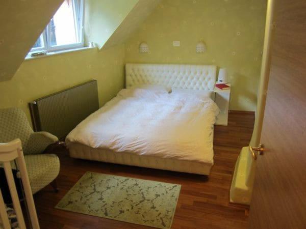 A Precious In Apartma *